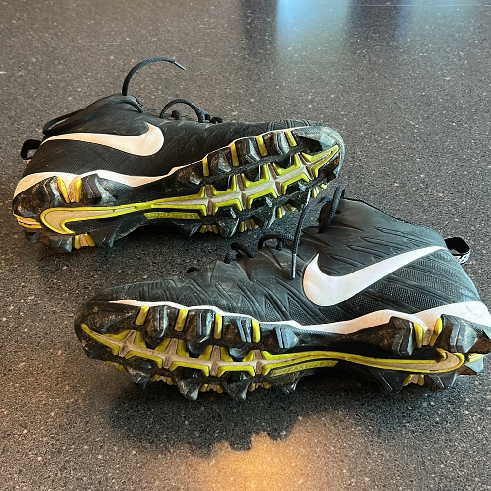 Nike Football/ Lacrosse Cleats - Picture 5 of 7